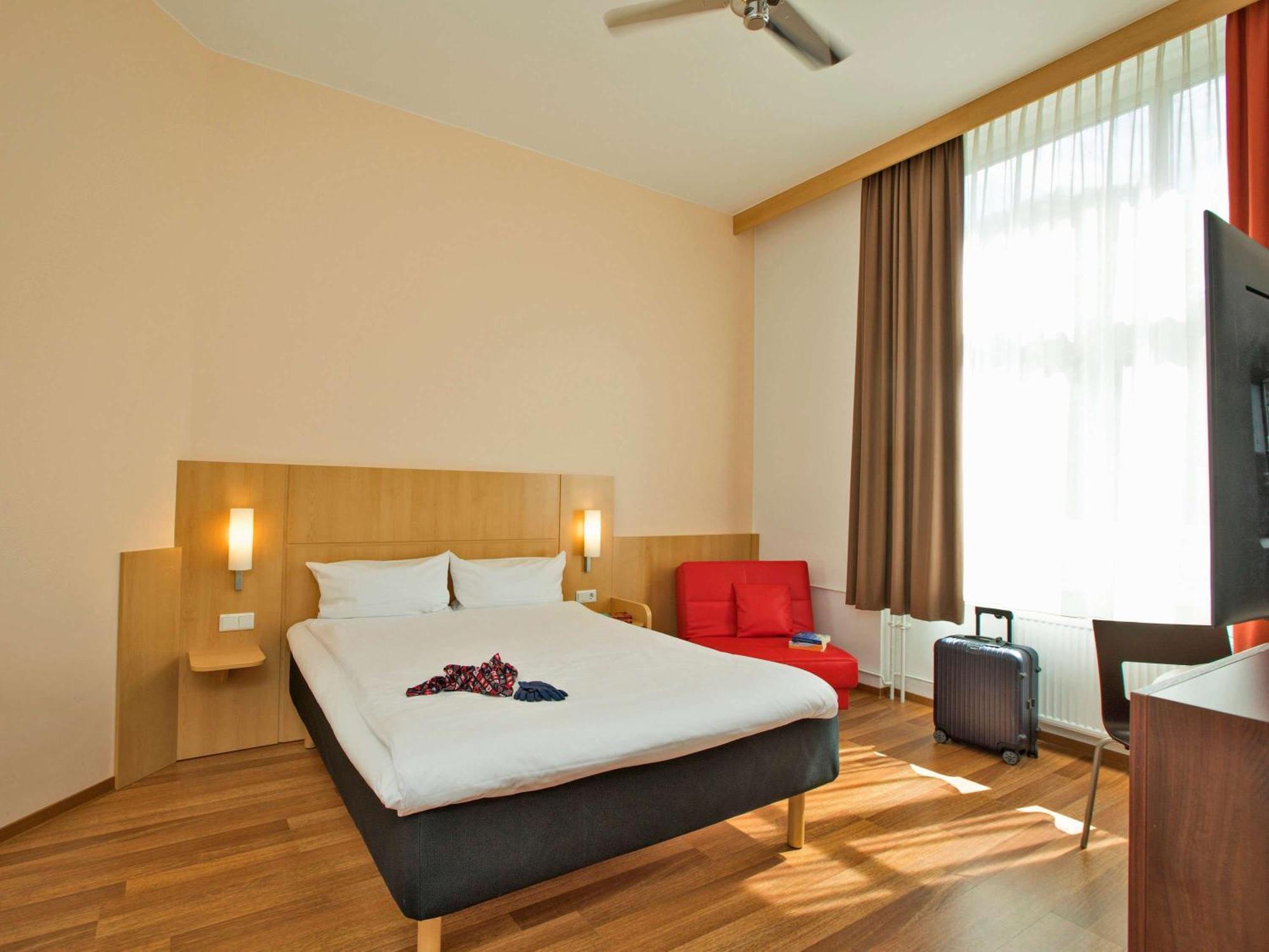 ibis Berlin City Süd Exterior foto